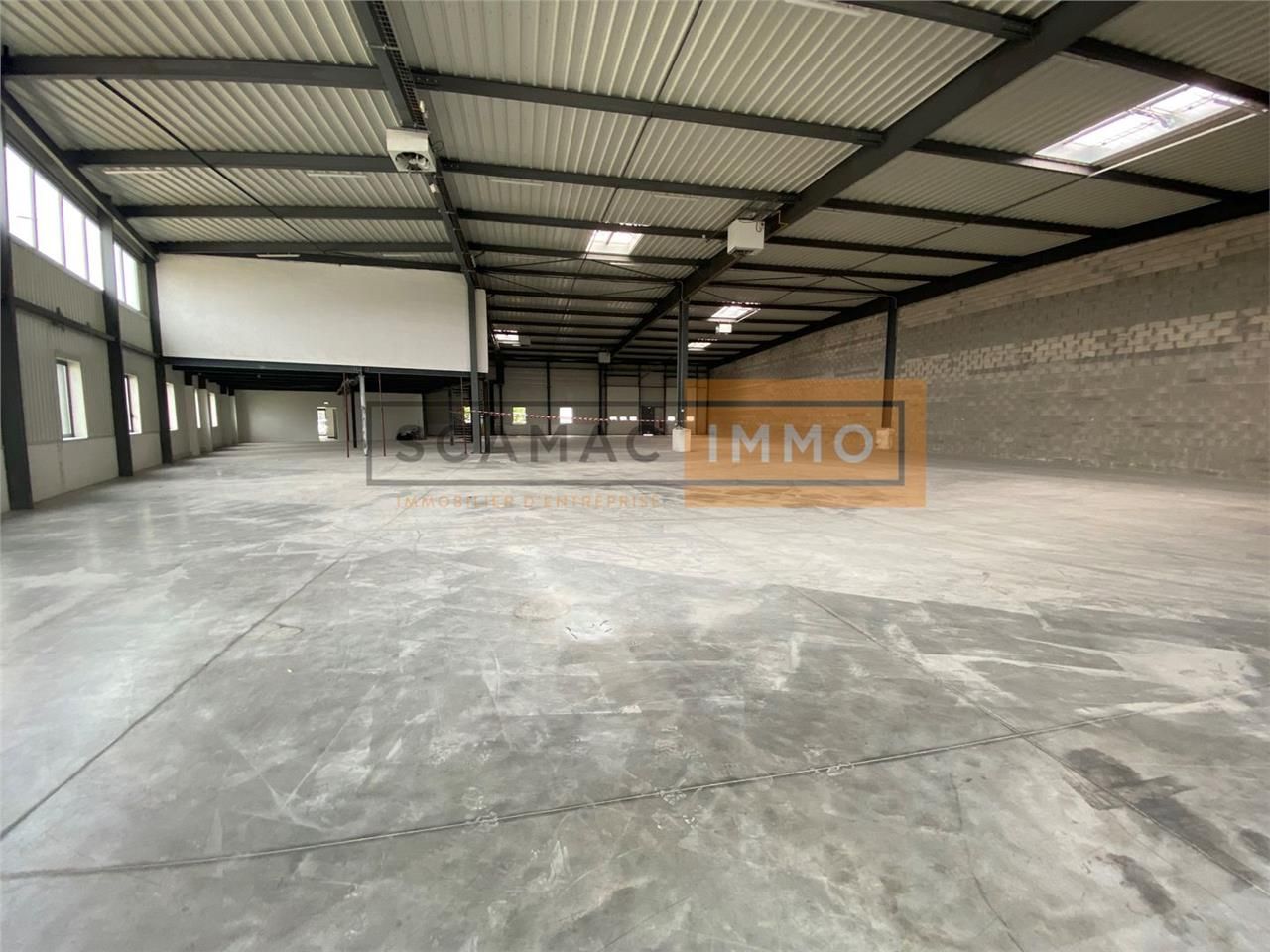 Local d'activités de 1628m²