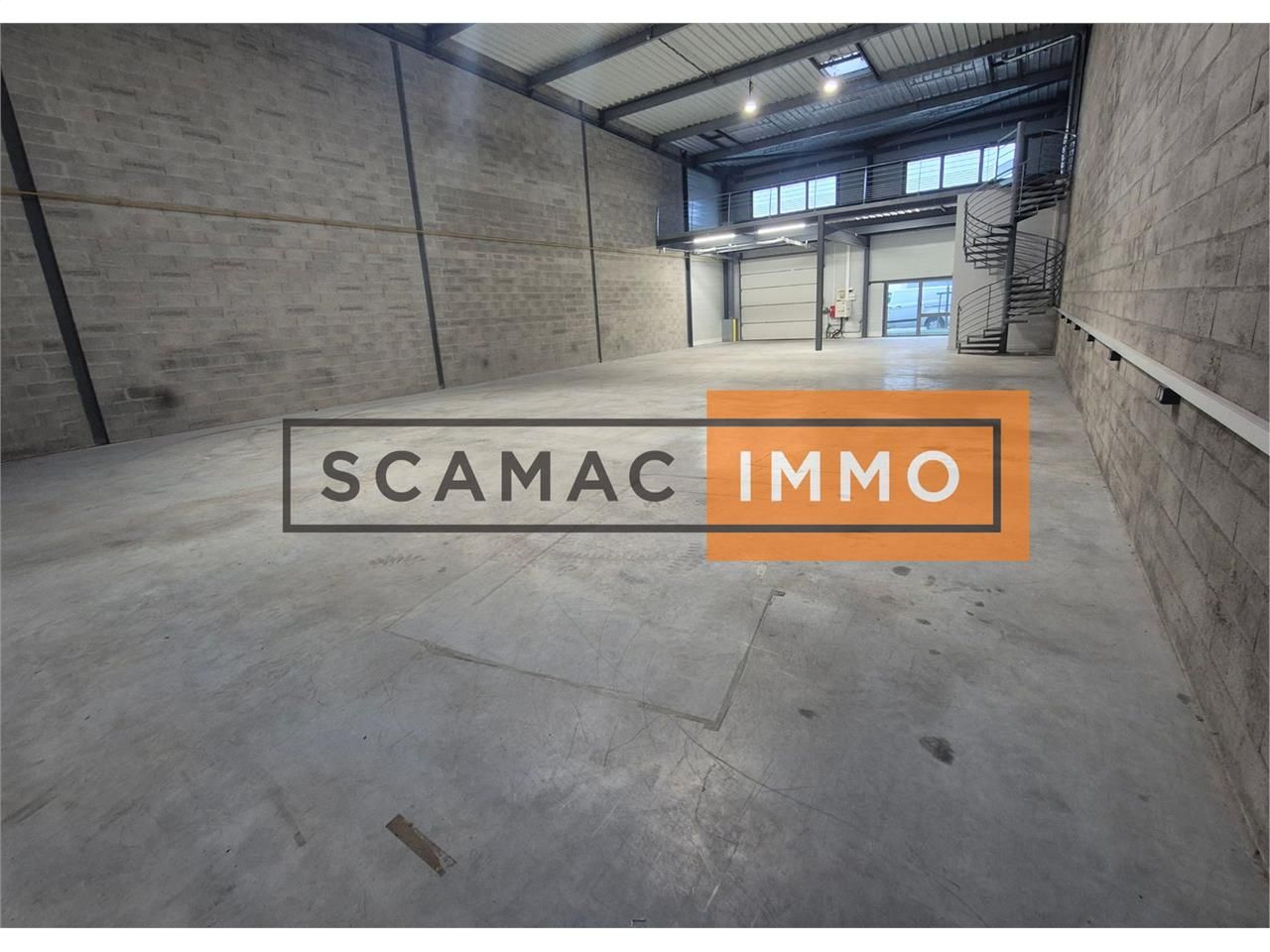 Local d'activités de 883m²