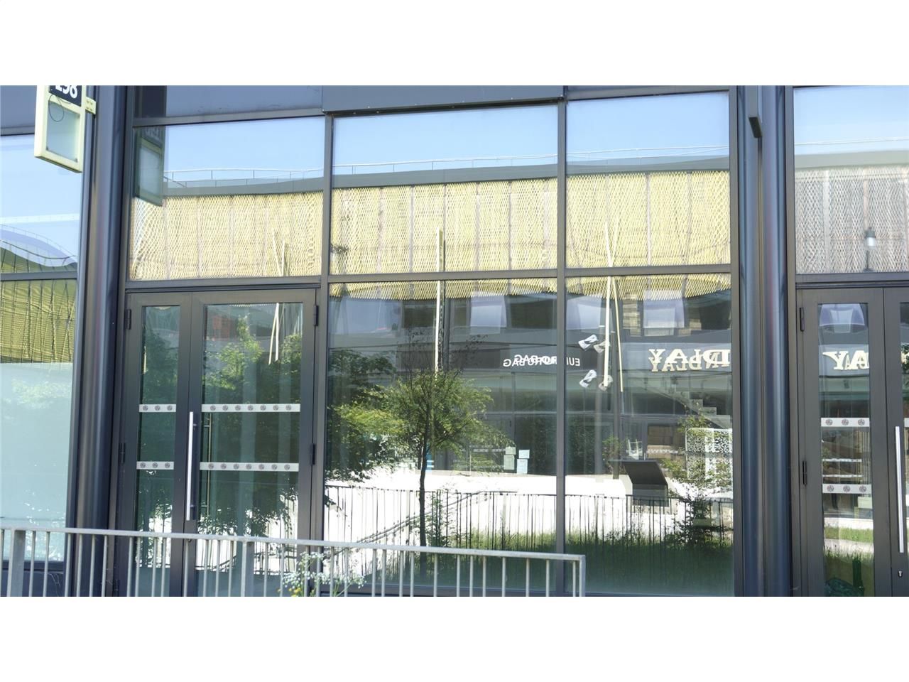 Location Local Commercial 276 m² non divisibles