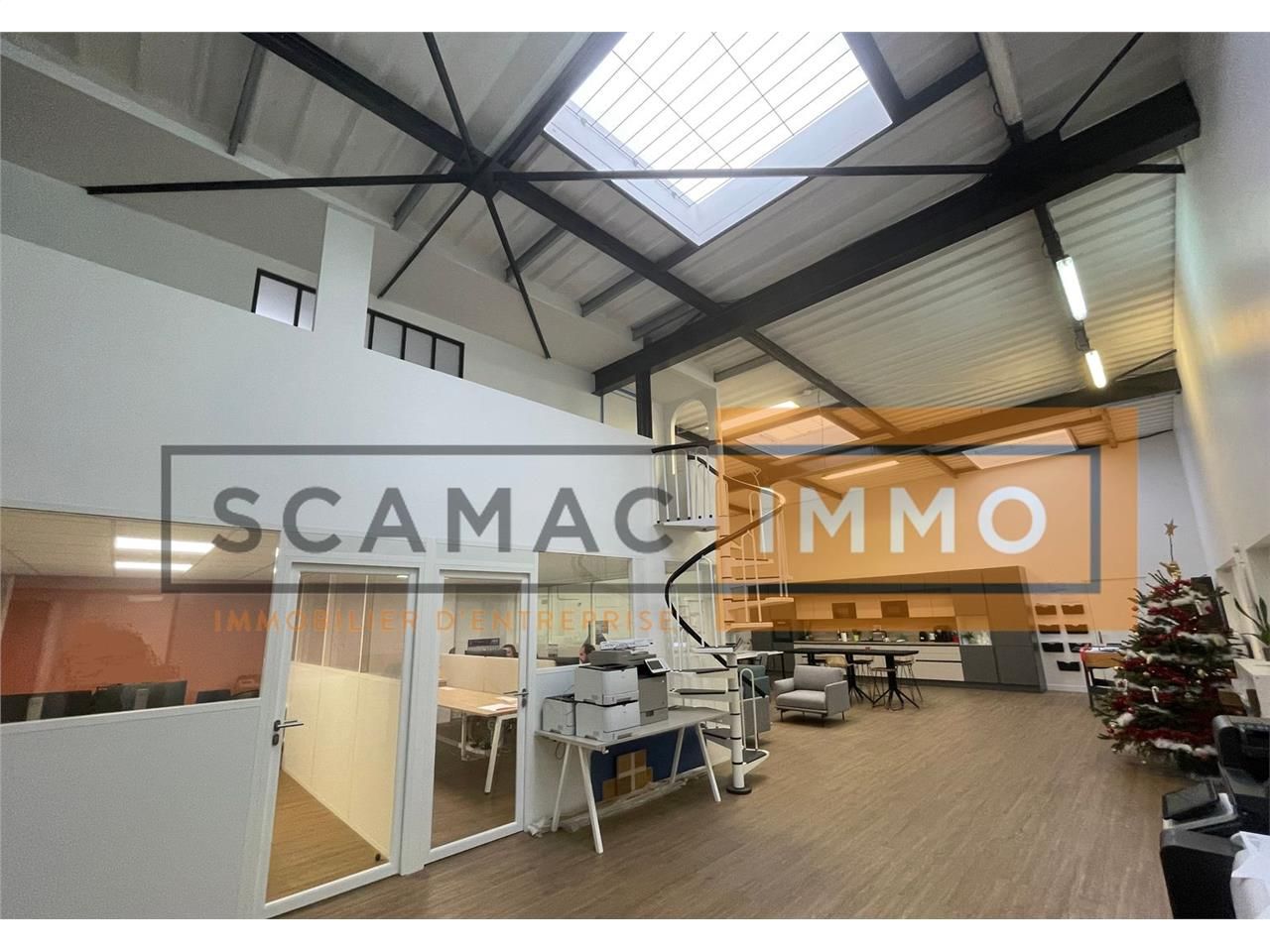 Vente Local d'activités 586 m² non divisibles
