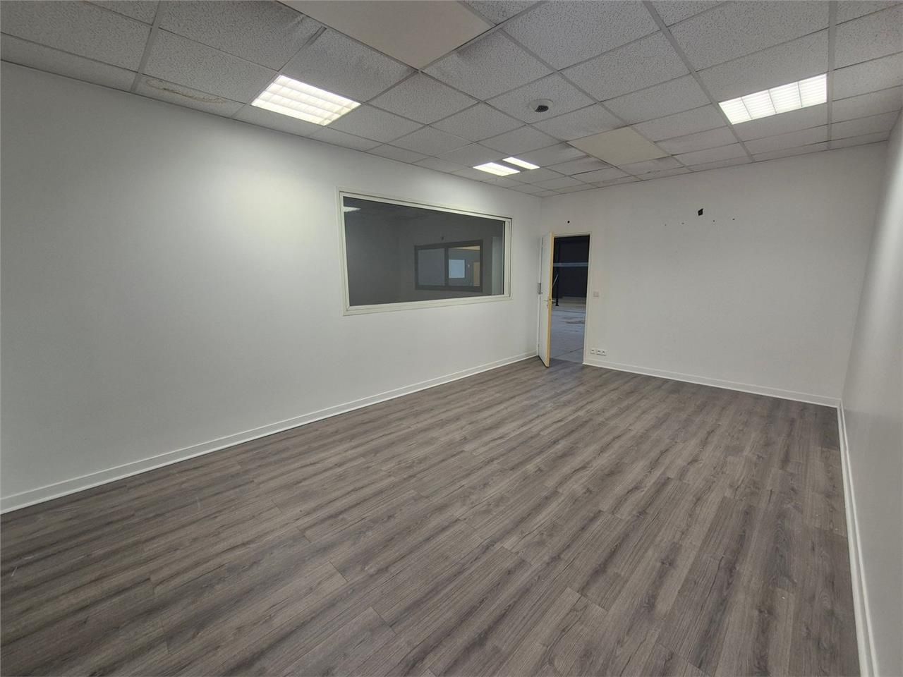 Local d'activités de 734m²