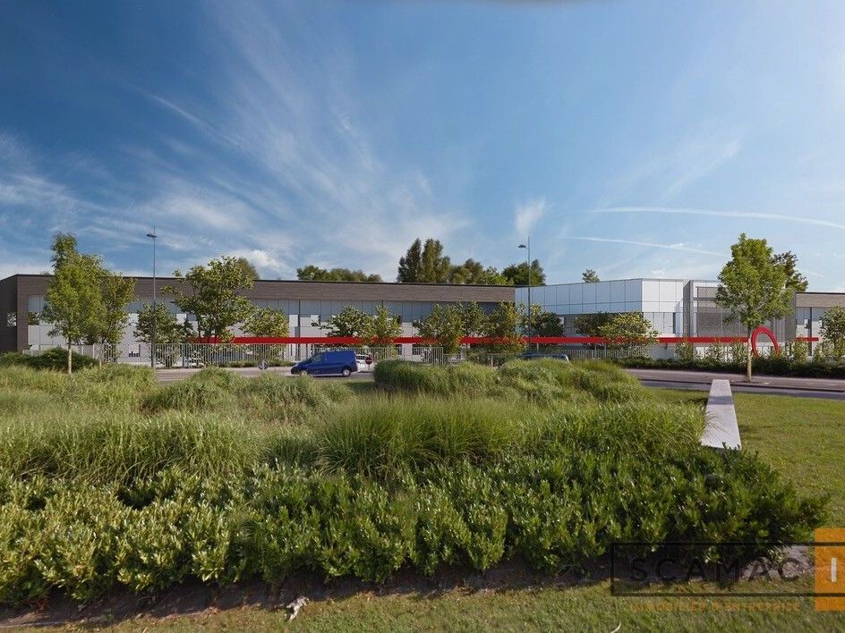 Entrepôt de 7900m²