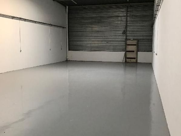 Local d'activités de 500m²