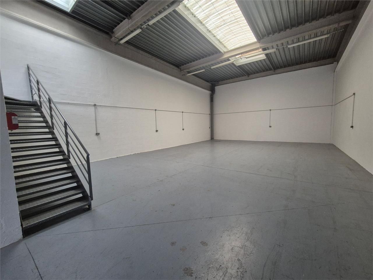 Local d'activités de 195m²