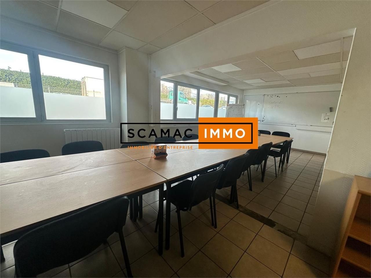 Location Entrepôt 280 m² non divisibles