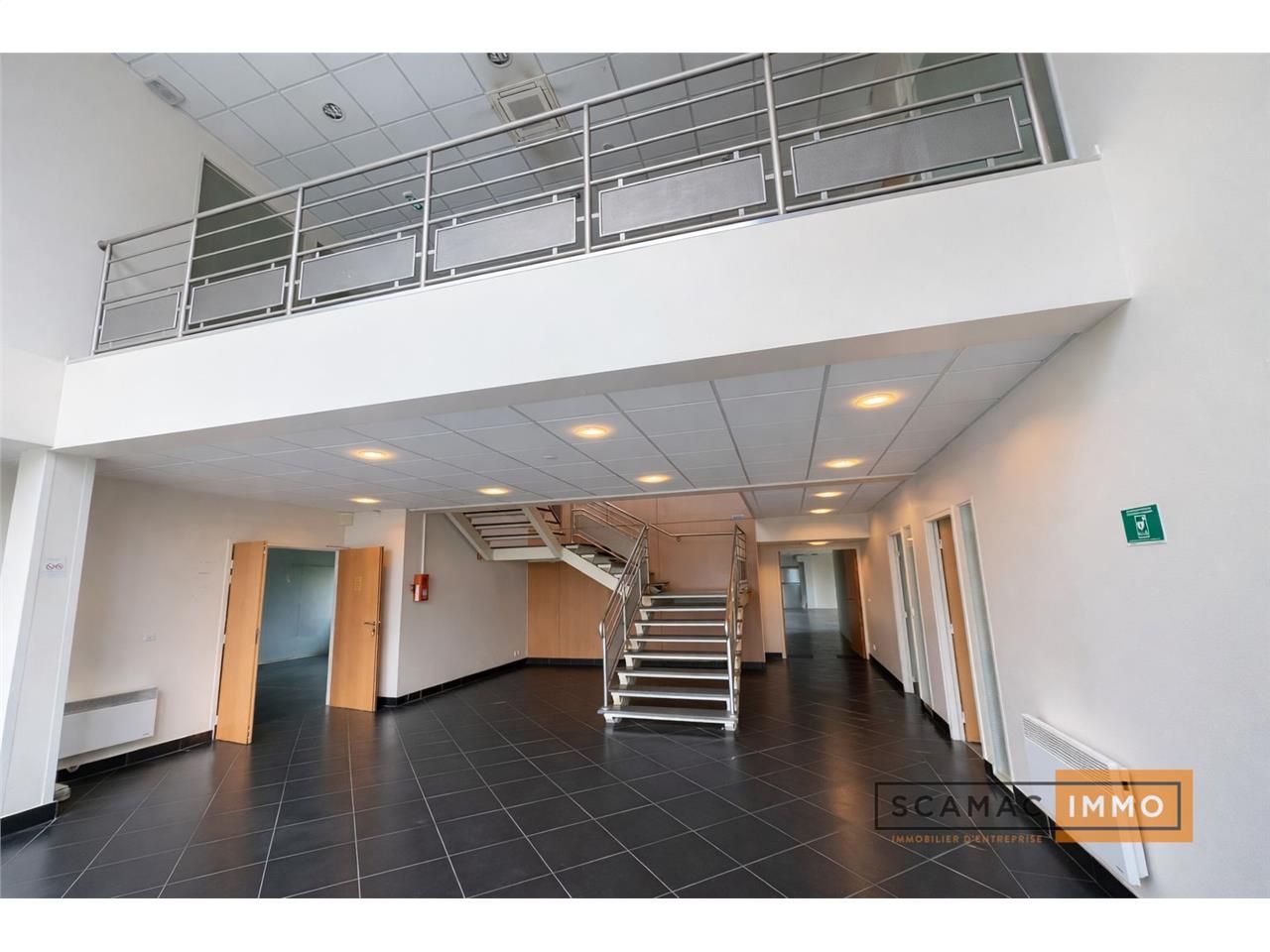 Locaux mixtes de 1008m²