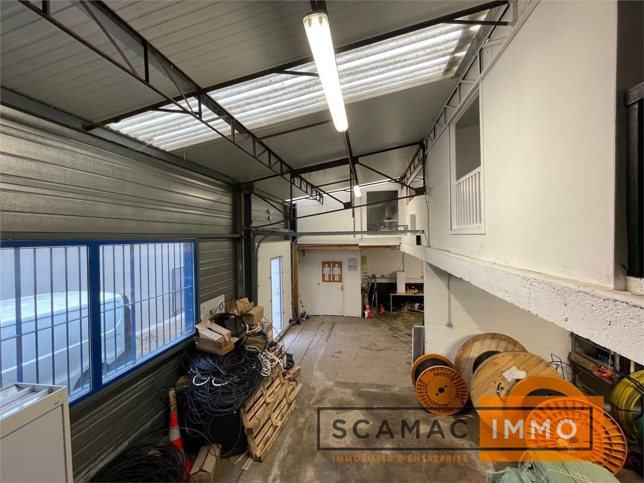 Local d'activités de 148m²