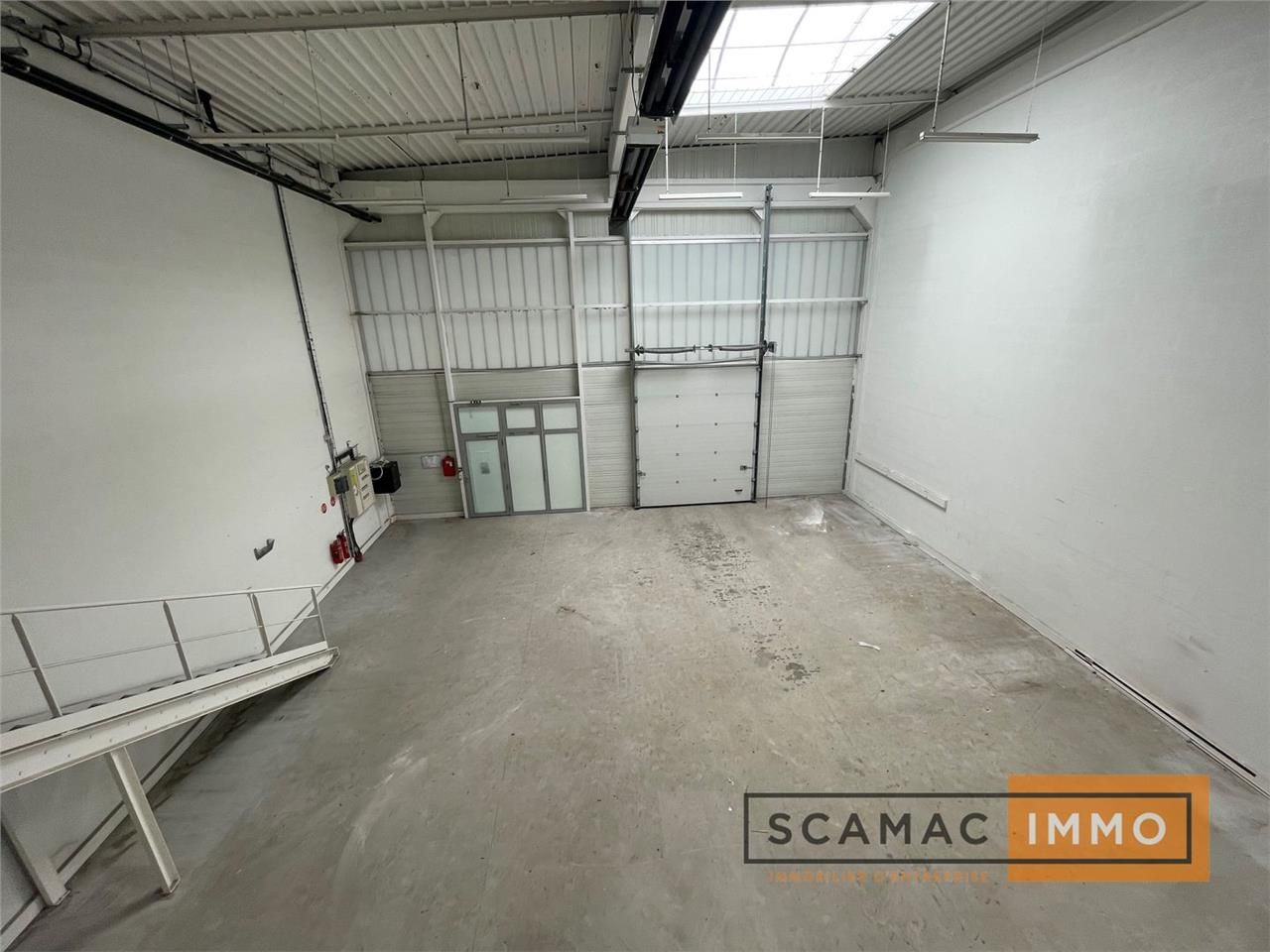 Location Local d'activités 293 m² non divisibles
