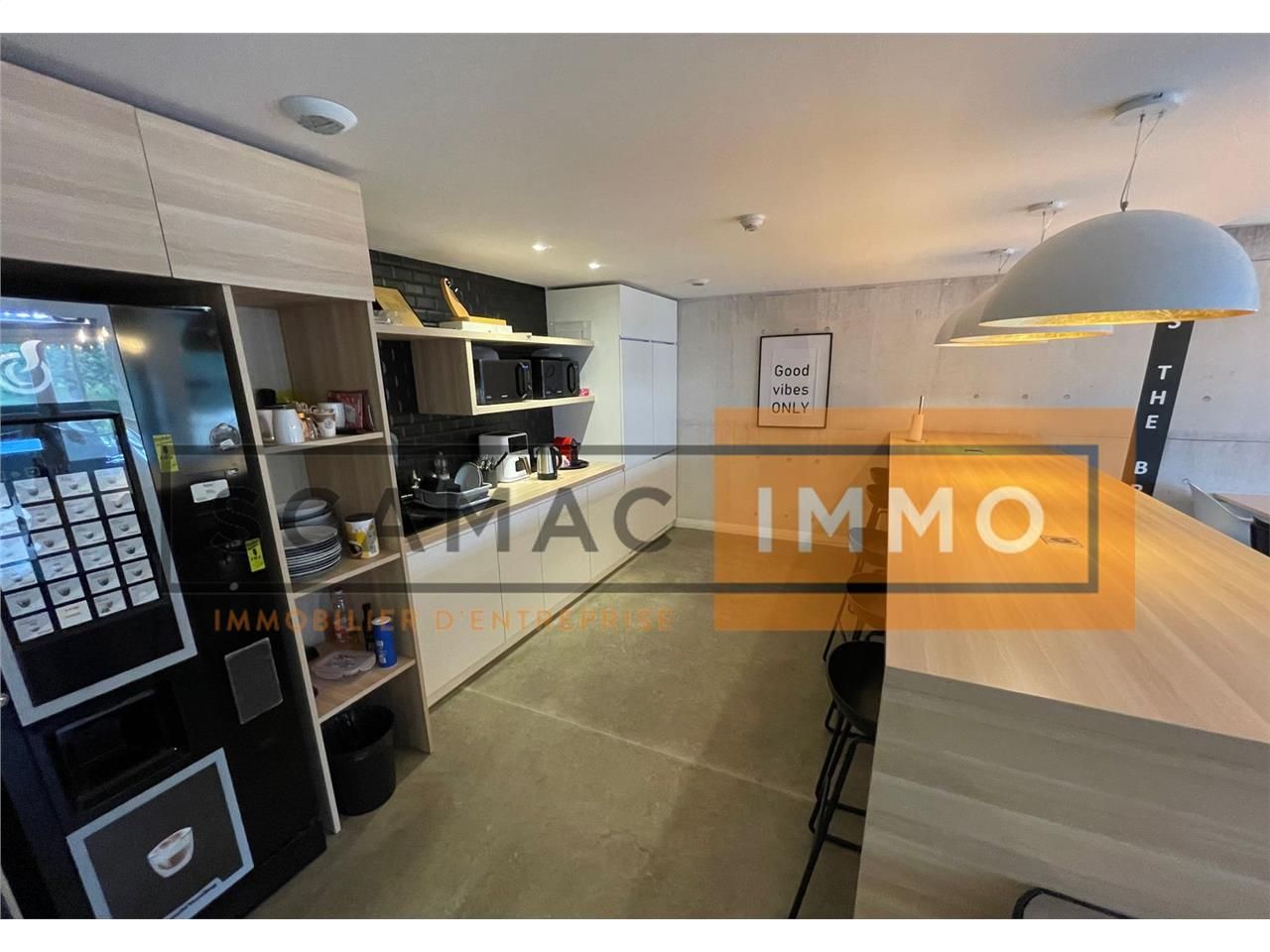 Entrepôt de 1375m²