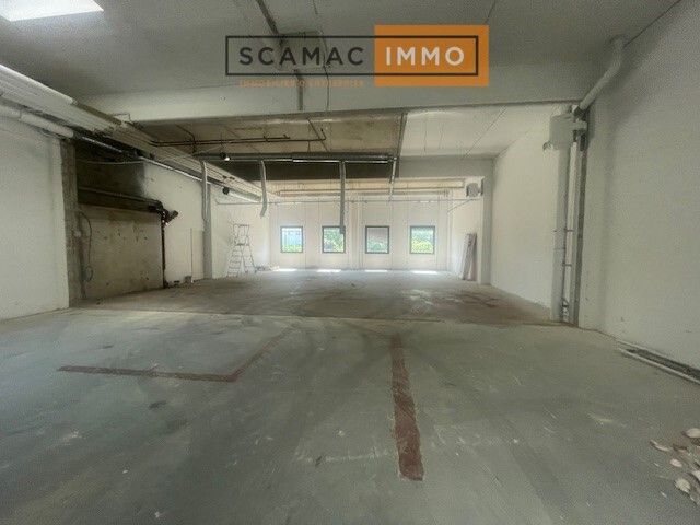 Location Bureaux 821 m² non divisibles