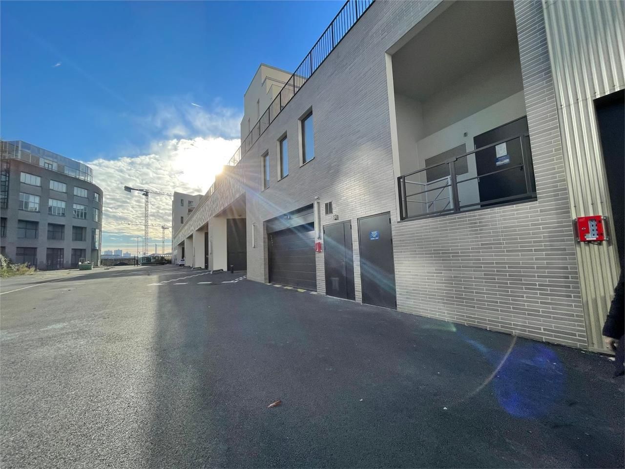 Location Entrepôt 6528 m² non divisibles