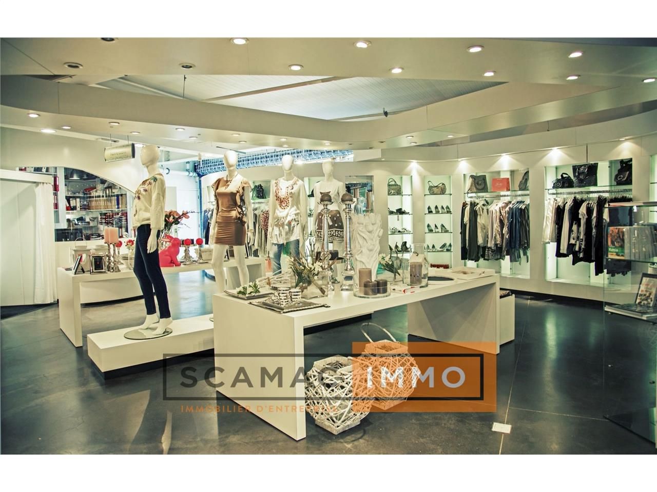 Location Local Commercial 6814 m² non divisibles