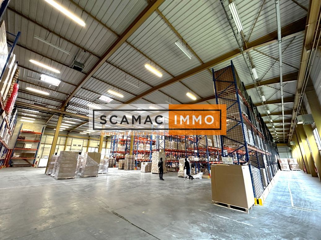 Local d'activités de 3256m²