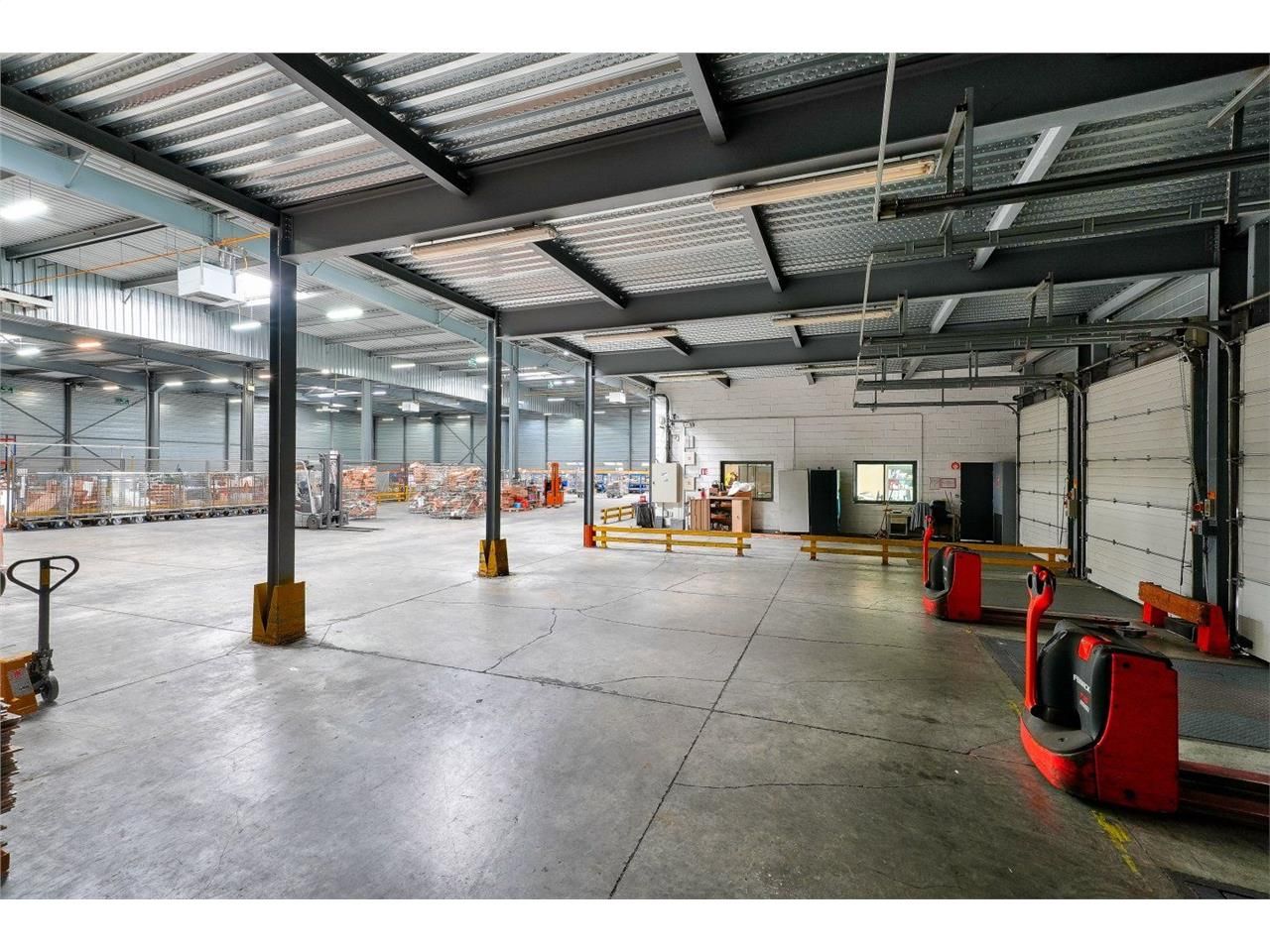 Entrepôt de 3668m²
