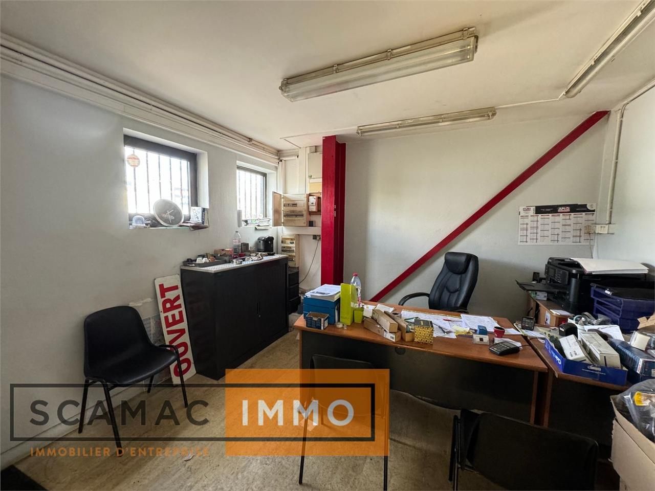 Locaux mixtes de 900m²