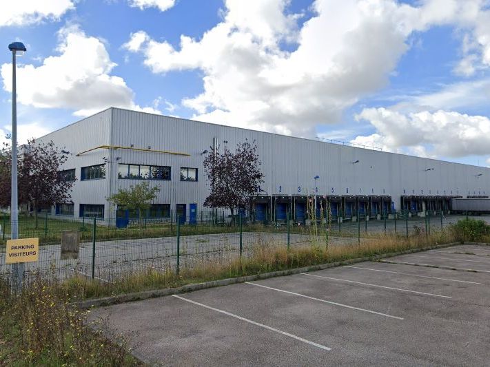 Location Entrepôt 28606 m² non divisibles