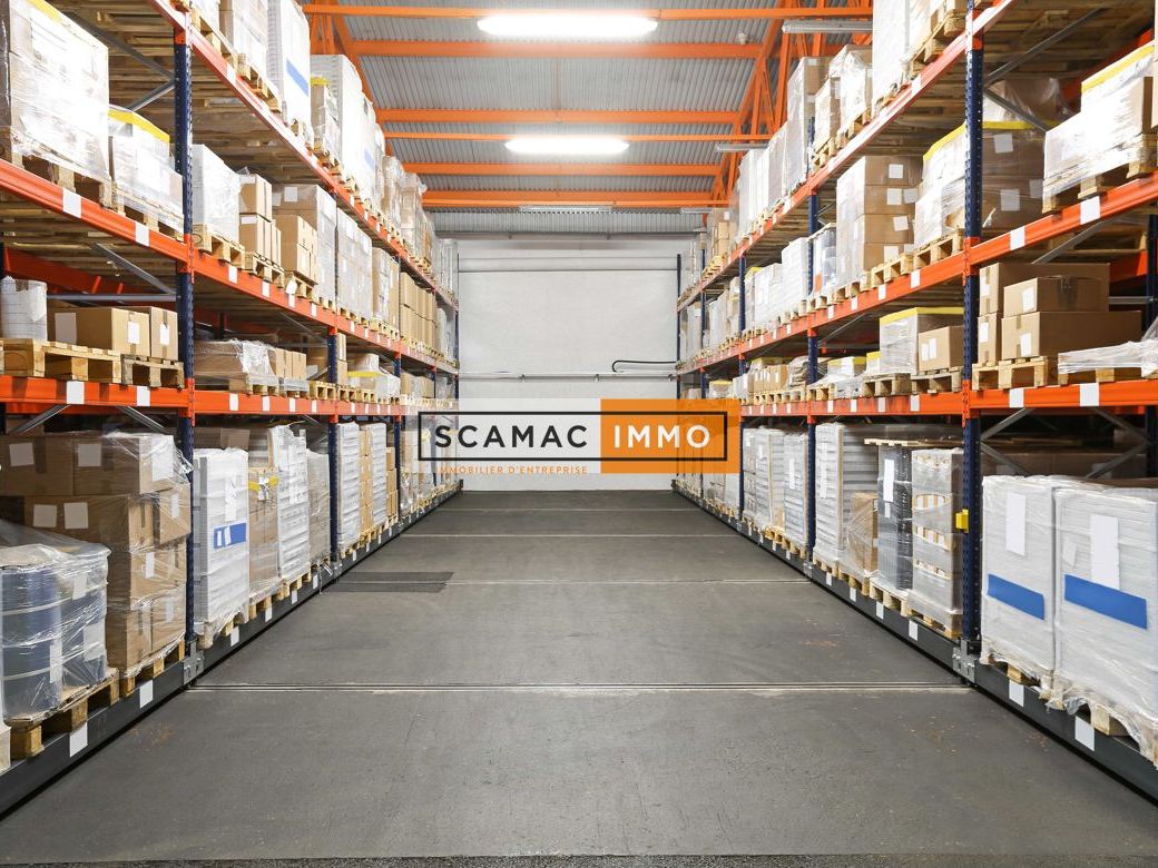 Local d'activités de 2500m²