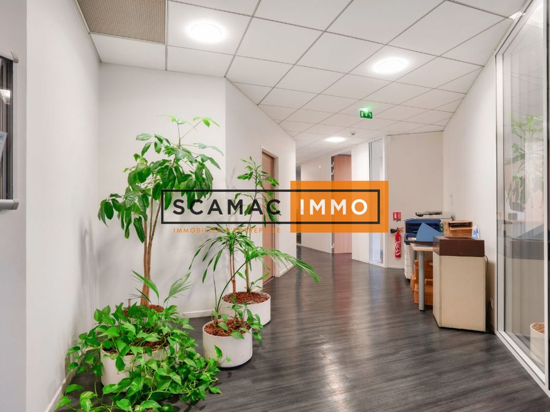 Local d'activités de 3300m²