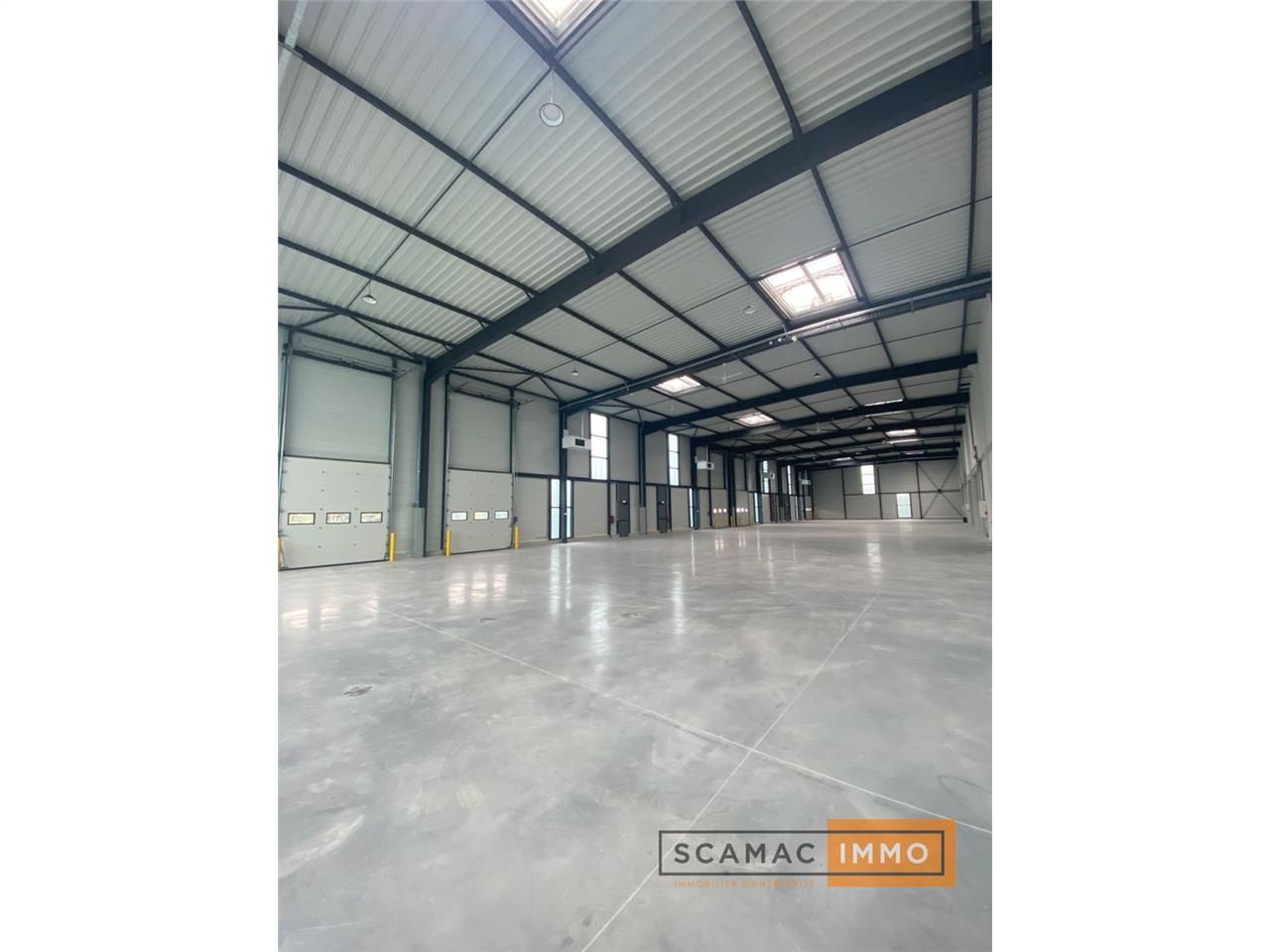 Location Entrepôt 7262 m² non divisibles