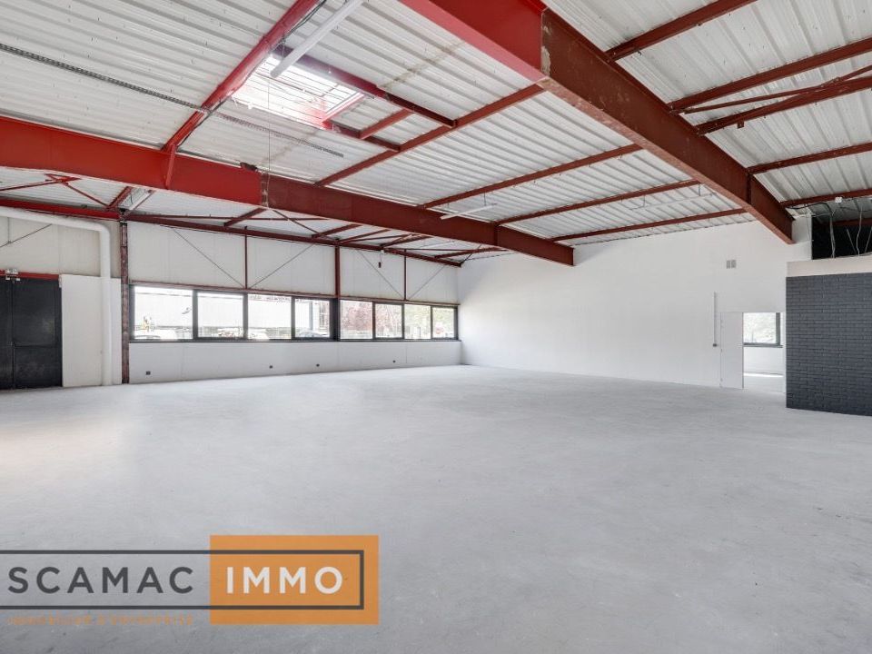 Local d'activités de 962m²