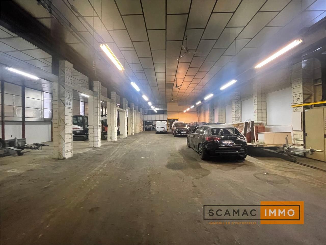 Local d'activités de 2300m²