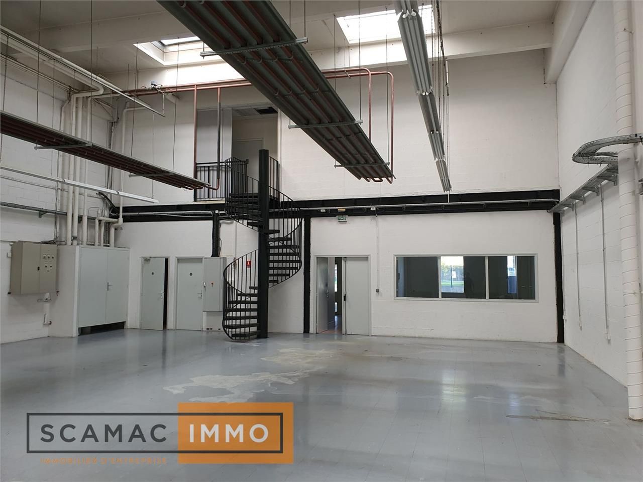 Location Local d'activités 859 m² non divisibles