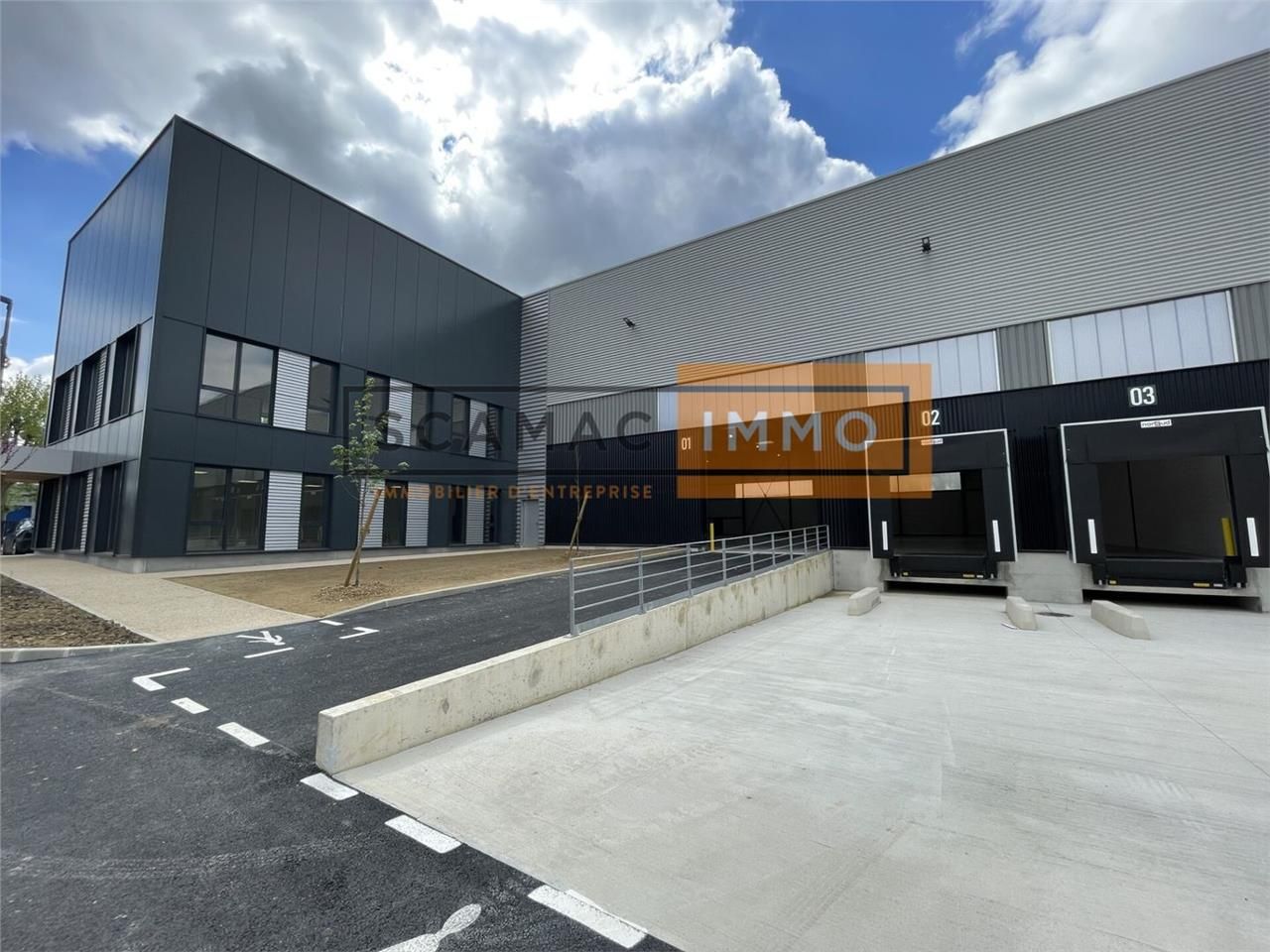 Location Local d'activités 1732 m² non divisibles