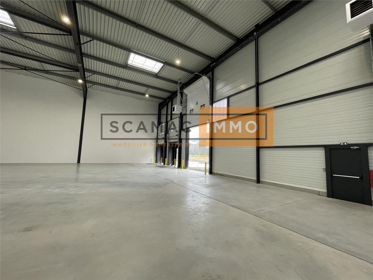 Local d'activités de 1732m²