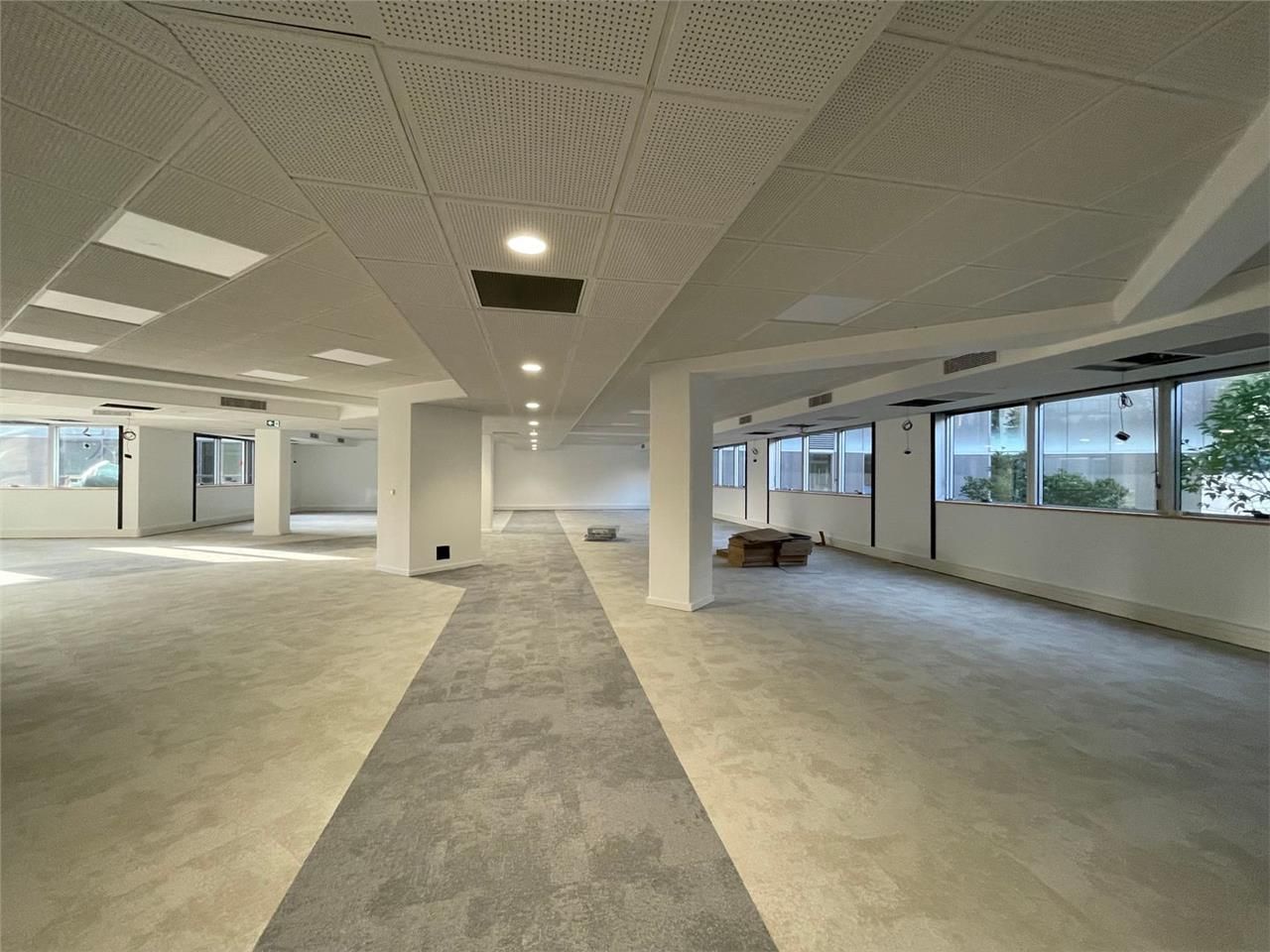 Location Bureaux 242 m² non divisibles