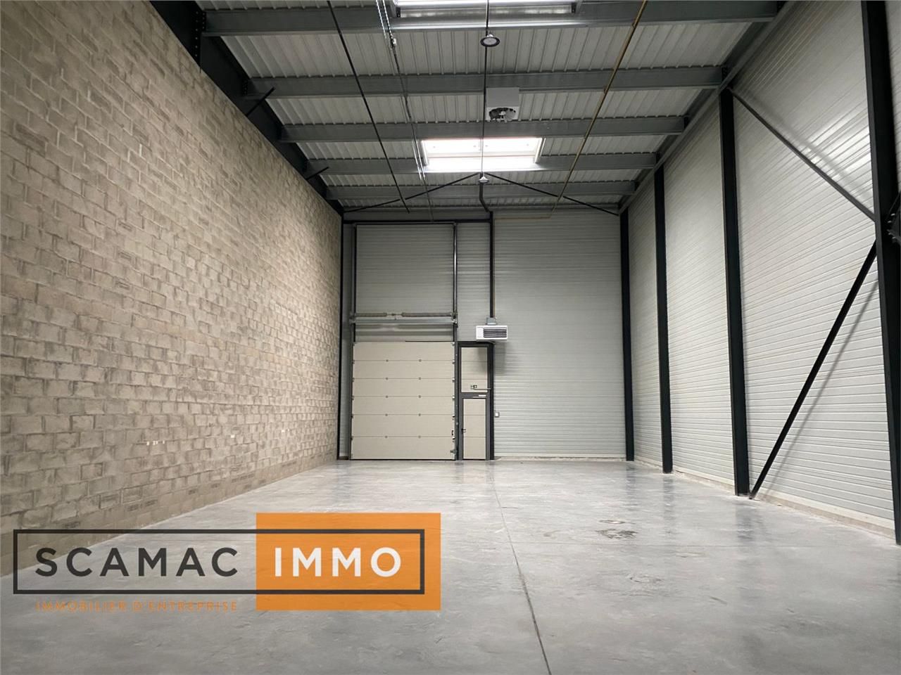 Local d'activités de 890m²