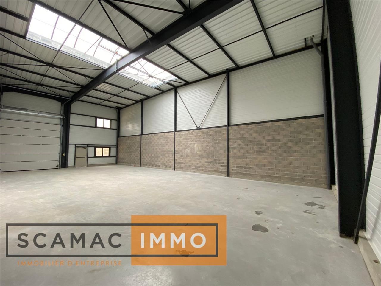 Location Entrepôt 210 m² non divisibles