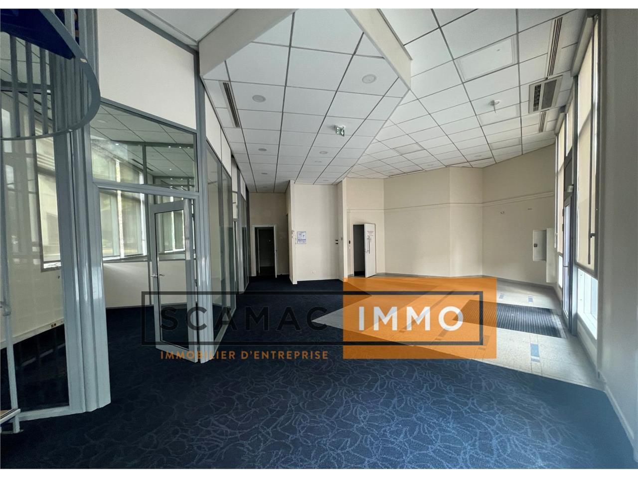 Location Local Commercial 151 m² non divisibles