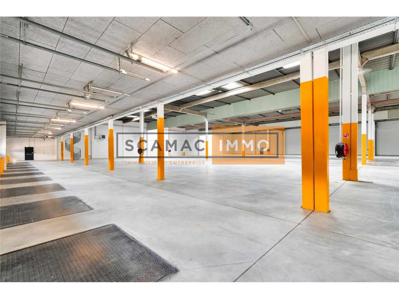 Entrepôt de 2750m²