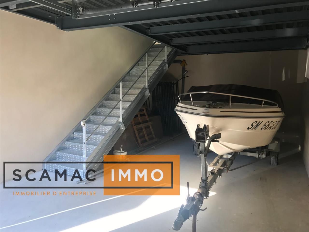 Locaux mixtes de 350m²