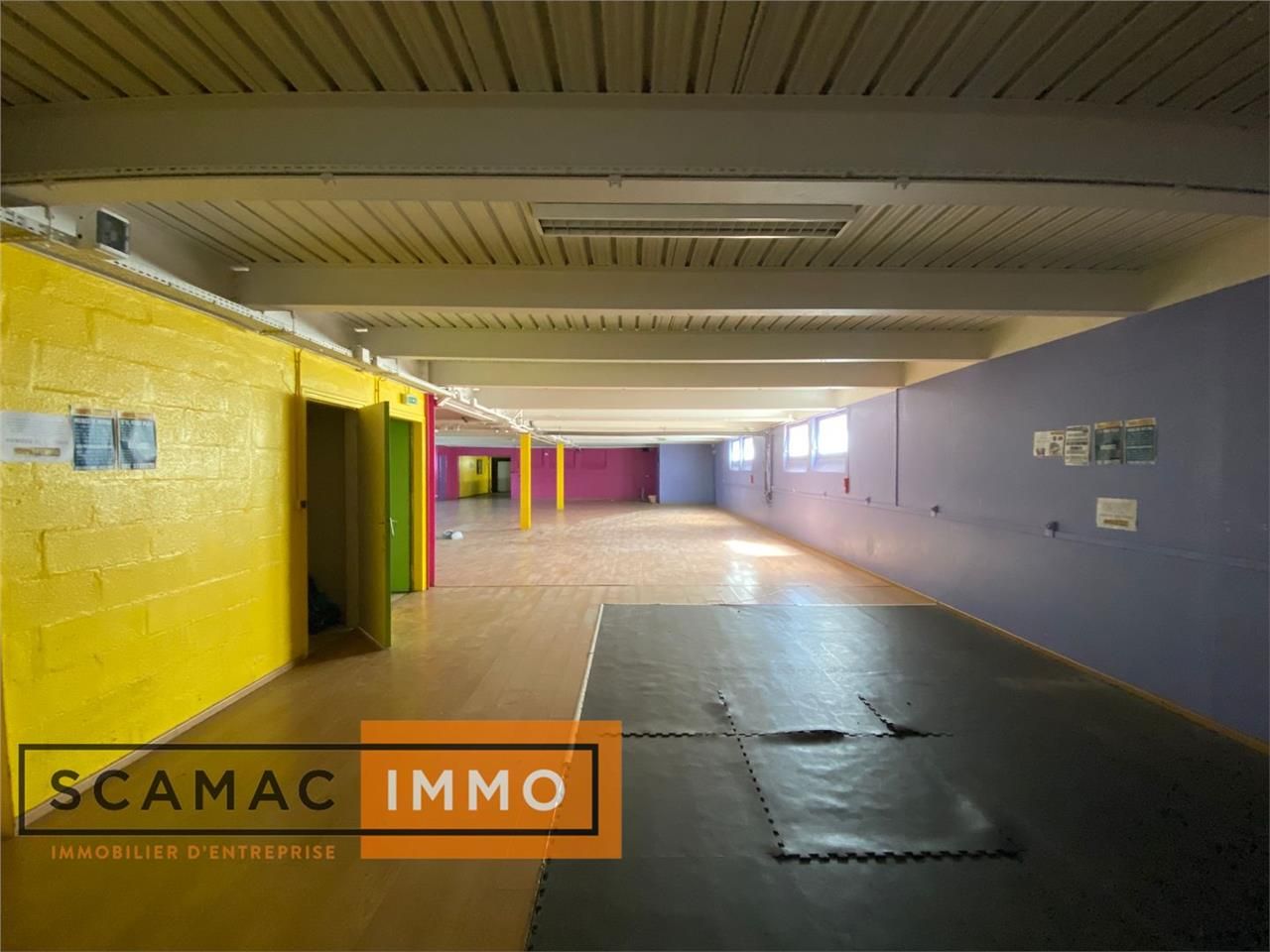 Location Local Commercial 620 m² non divisibles