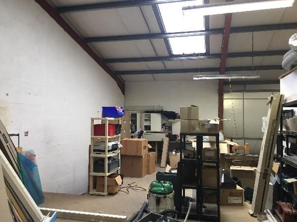 Local d'activités de 260m²