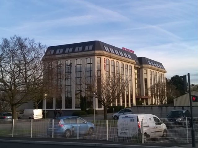 Location Bureaux 400 m² non divisibles