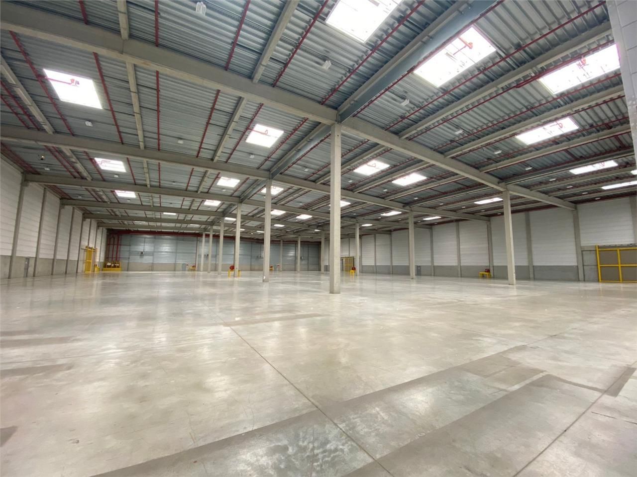 Location Entrepôt 21868 m² non divisibles