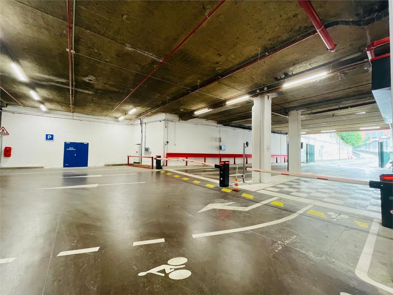 Entrepôt de 1366m²