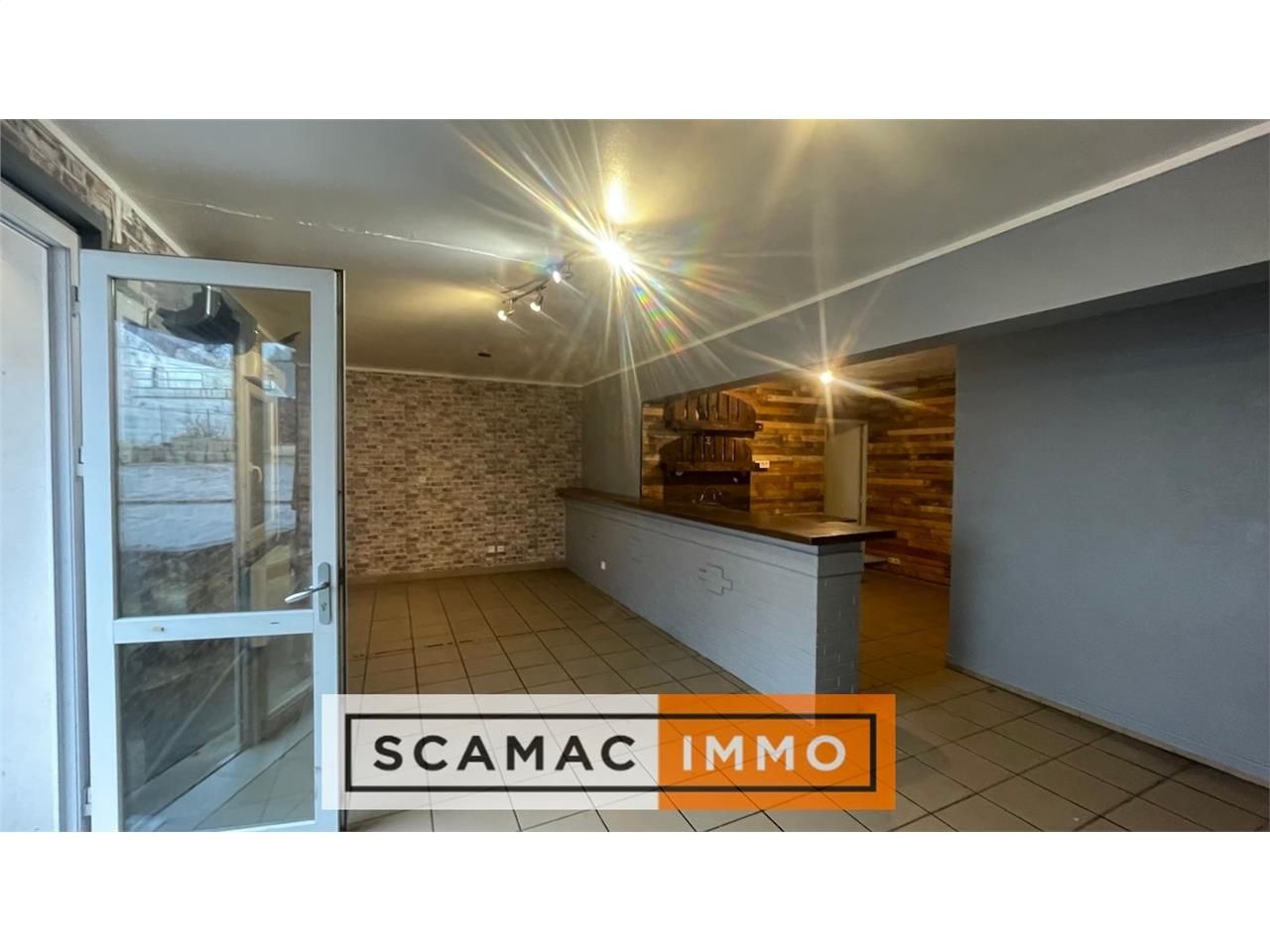 Locaux mixtes de 120m²