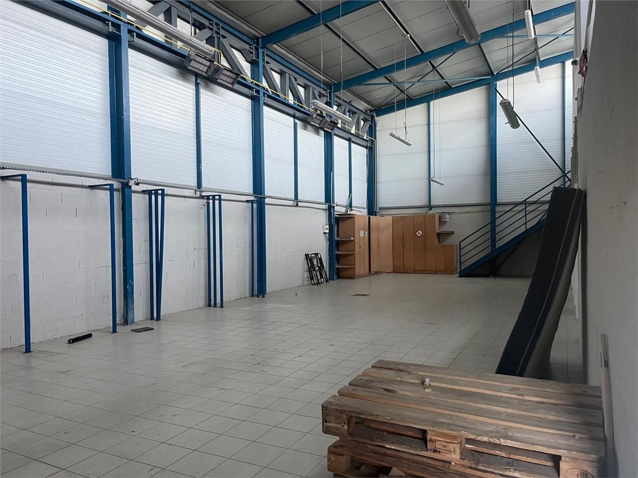 Location Local d'activités 270 m² non divisibles