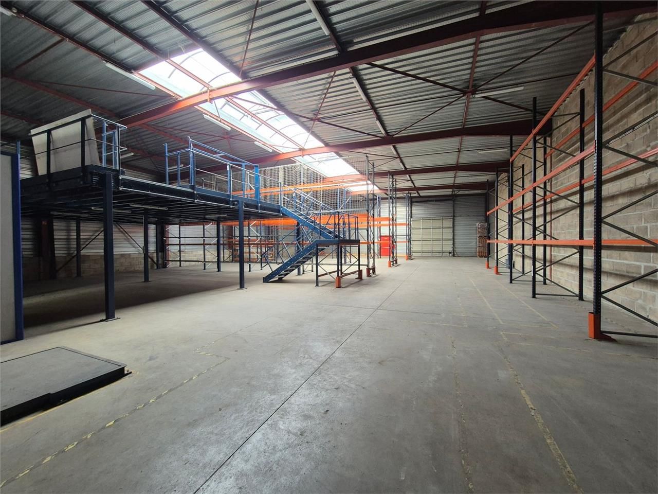 Location Local d'activités 892 m² non divisibles
