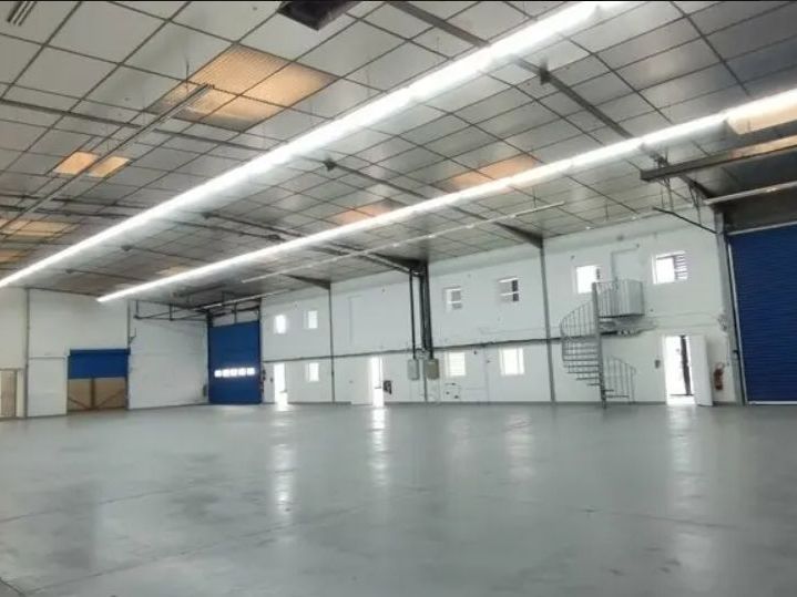 Local d'activités de 974m²