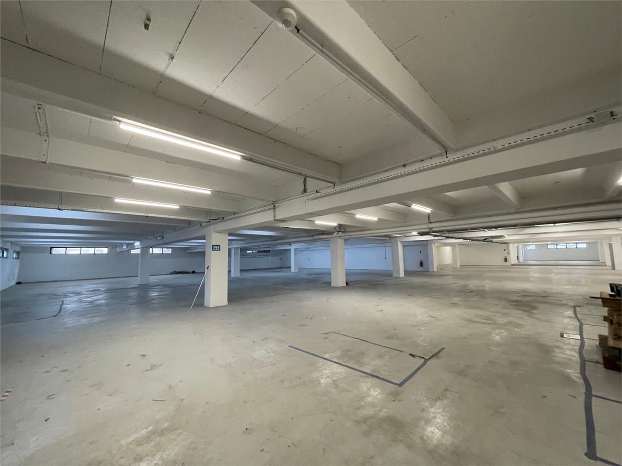 Location Entrepôt 1165 m² non divisibles
