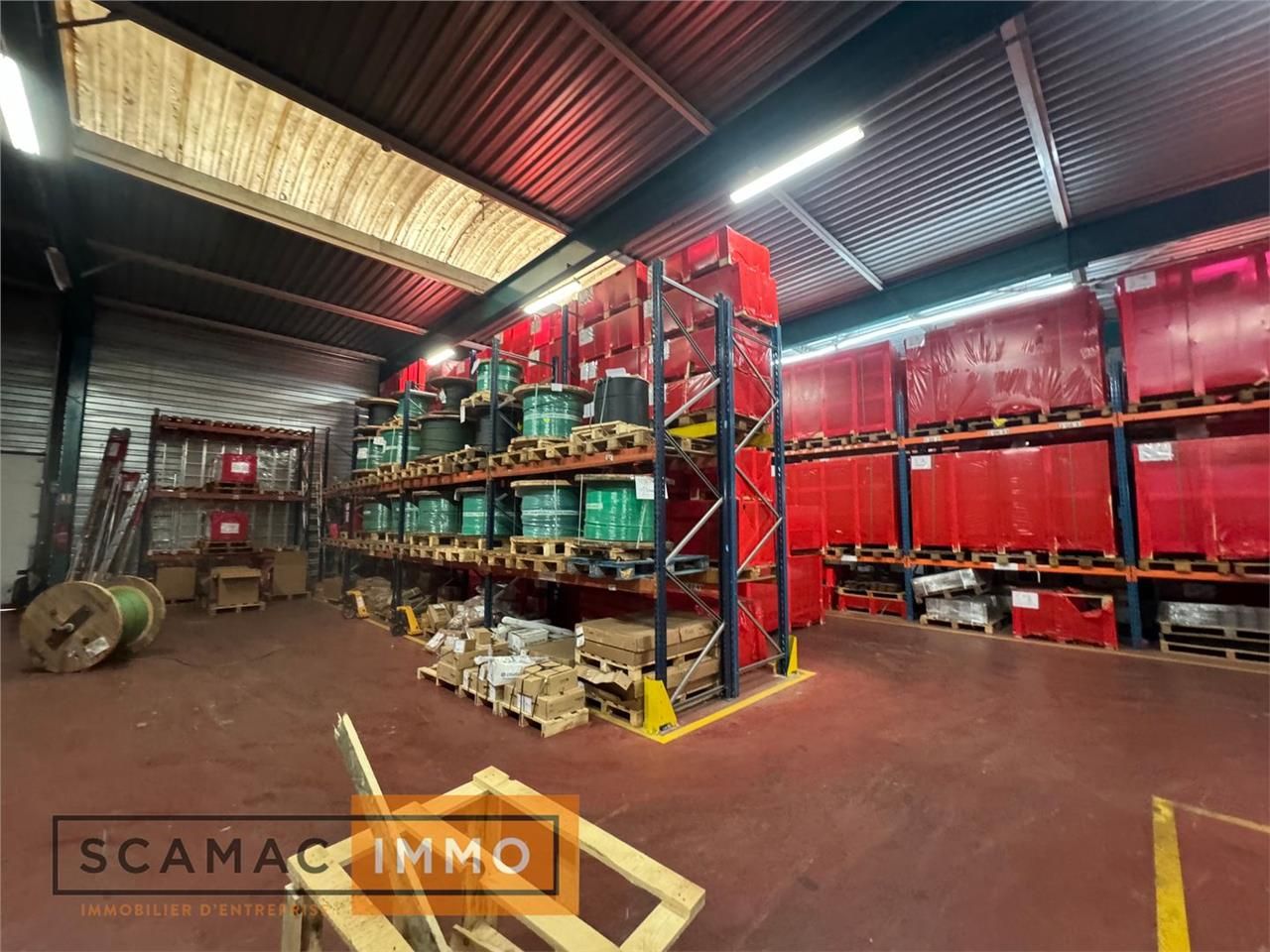 Local d'activités de 1220m²