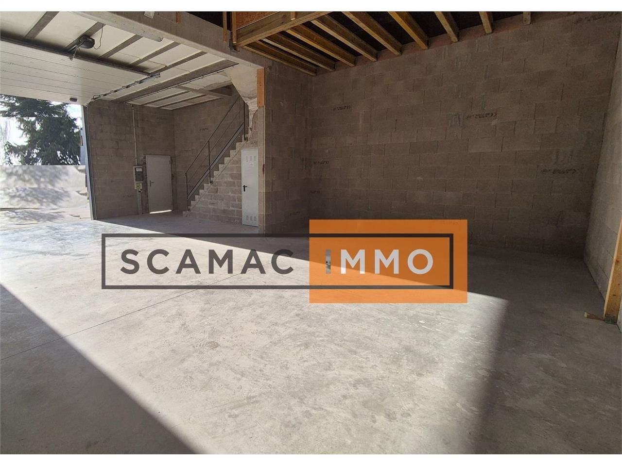 Location Local d'activités 144 m² non divisibles