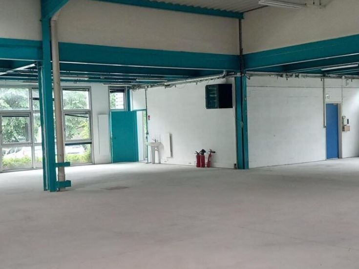 Location Entrepôt 458 m² non divisibles