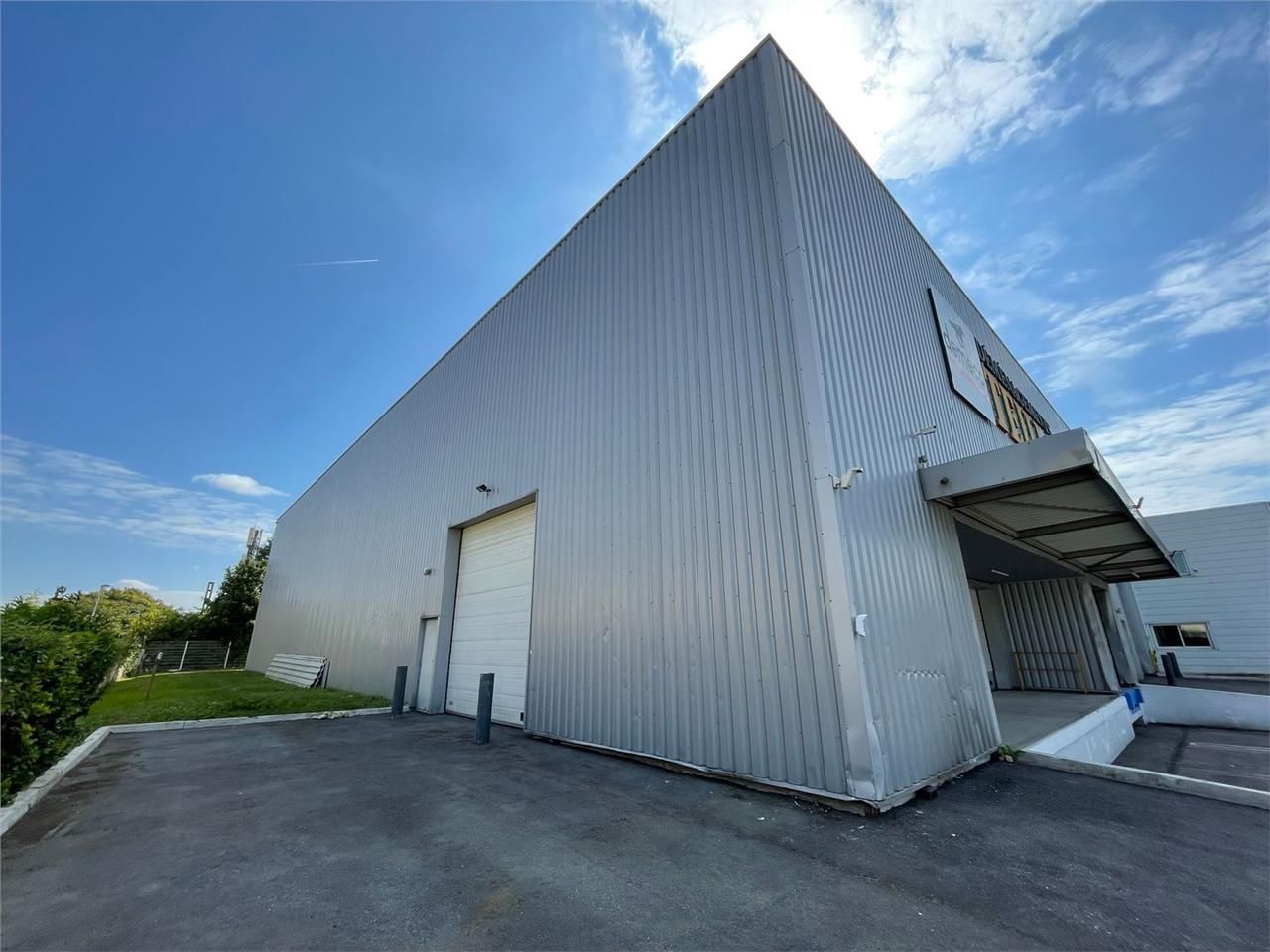 Entrepôt de 2220m²