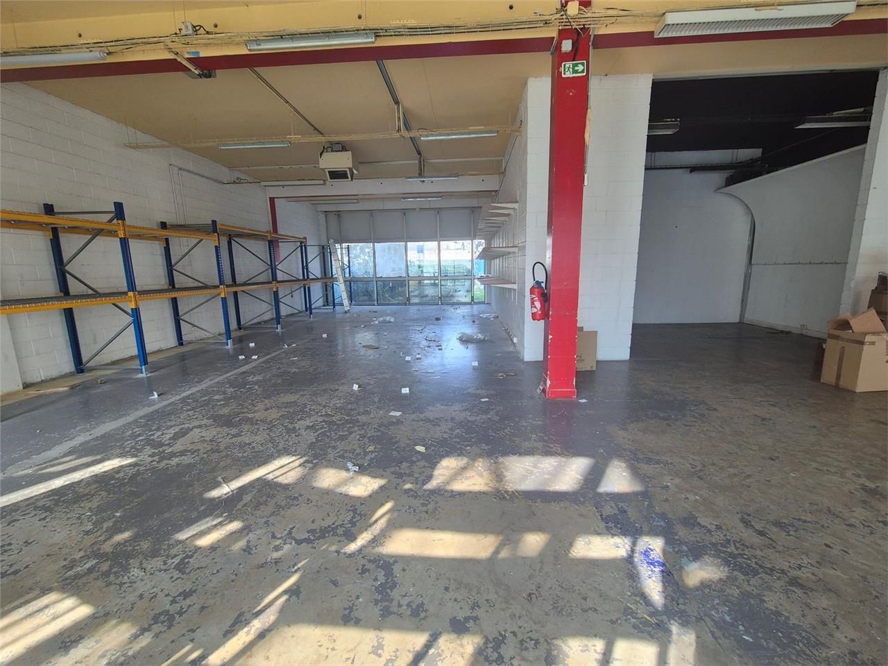 Location Local d'activités 250 m² non divisibles