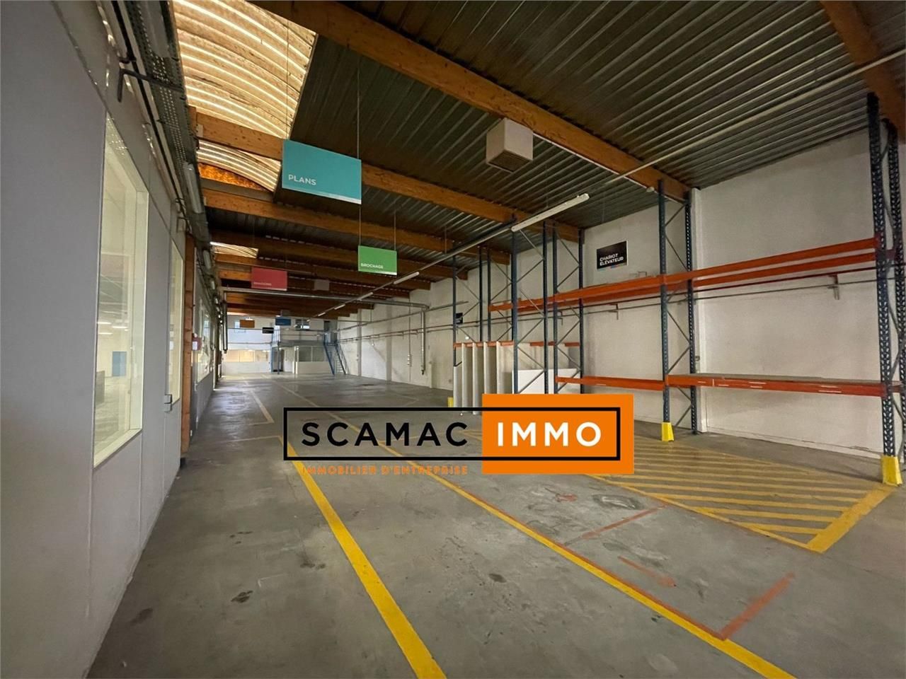 Location Entrepôt 1424 m² non divisibles